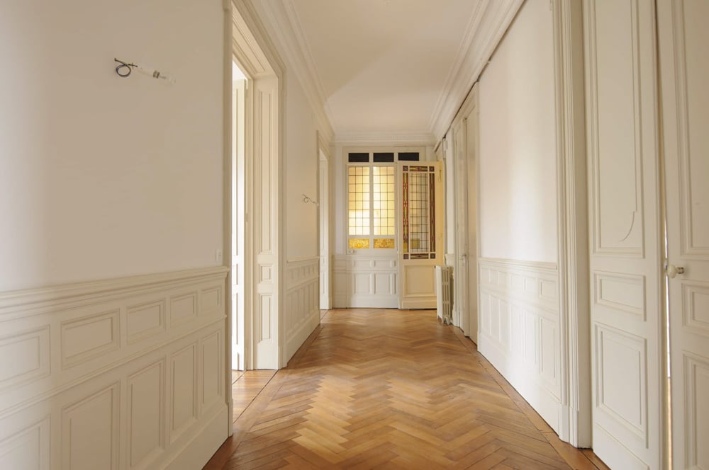 beaux-interieurs-entrée-appartement-haussmannien-3