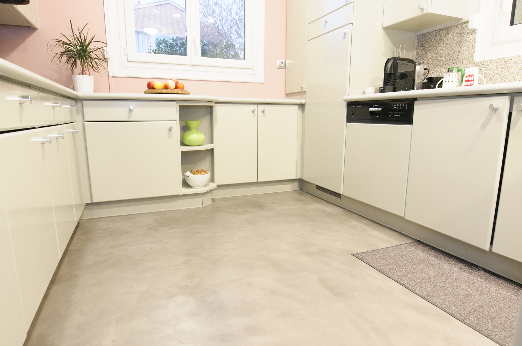 Sol en beton ciré gris cuisine